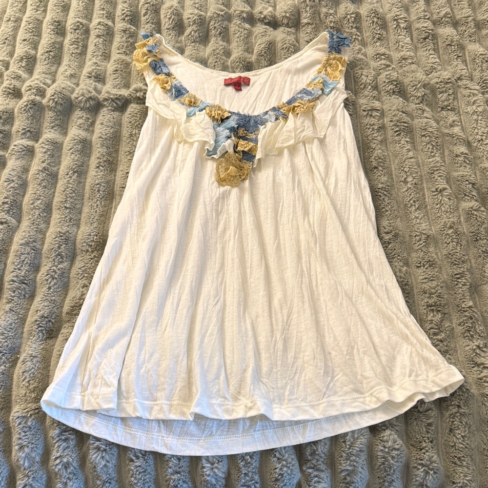 ANTHROPOLOGIE- WHITE SEPTEMBER Floral Embellished Women's Top